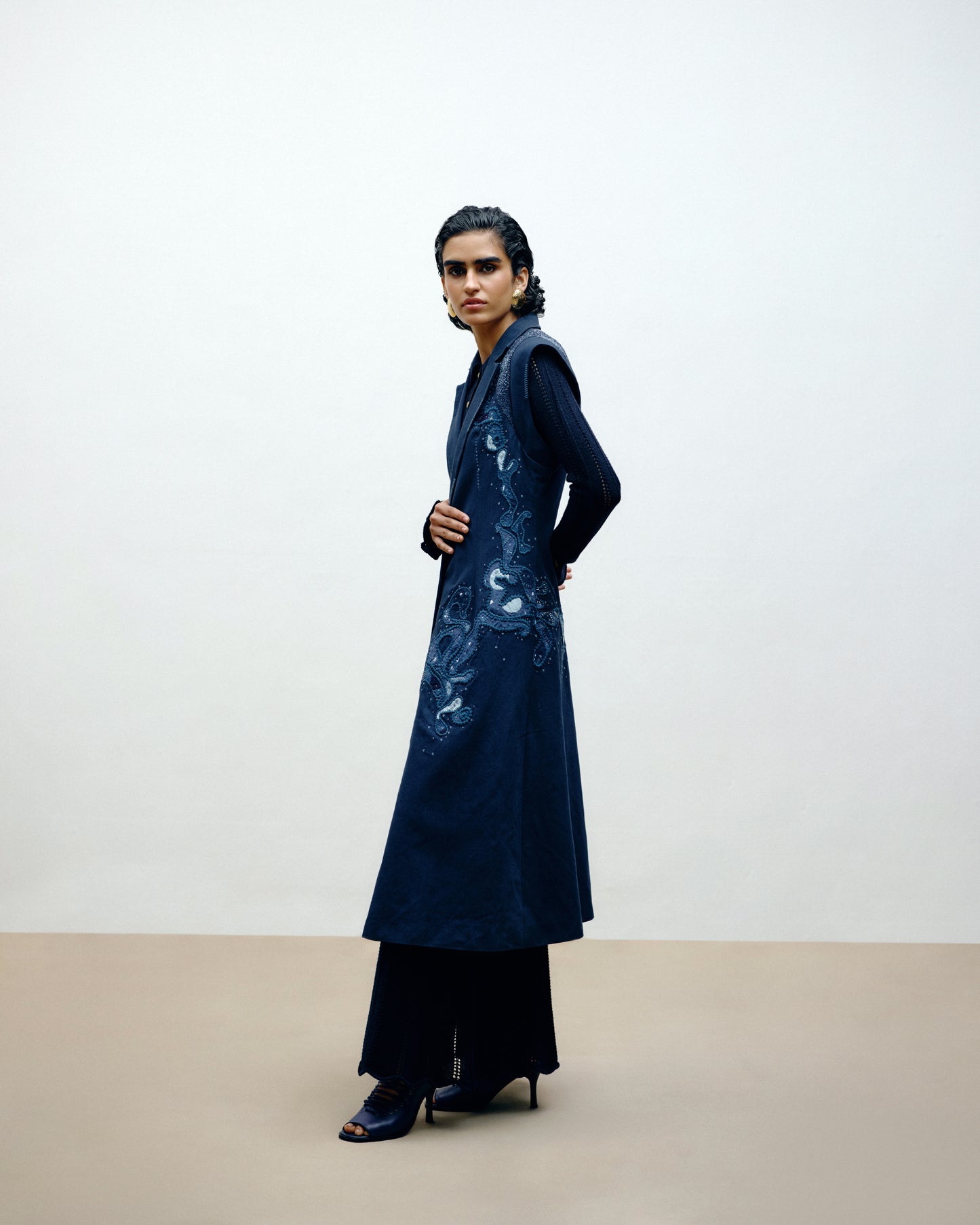 Sleeveless Long Coat